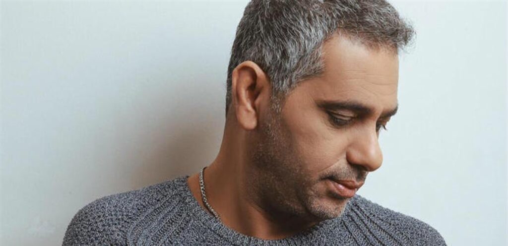 من داخل مخيّم عين الحلوة… إعلاميّ شهير يلتقي فضل شاكر وهذا ما دار بينهم