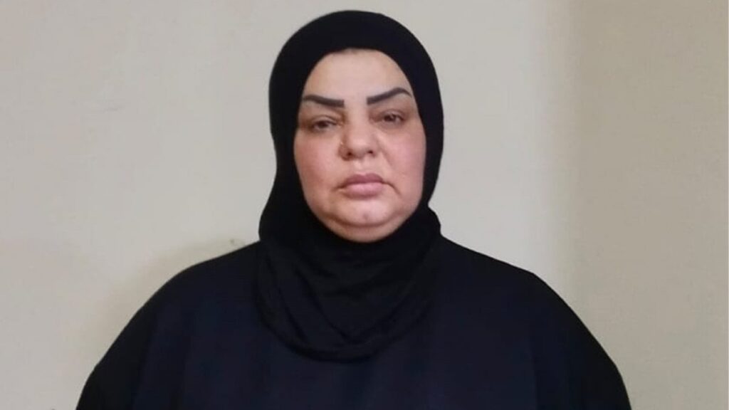 توهم ضحاياها بحجج إنسانية وتسرق أموالهم
