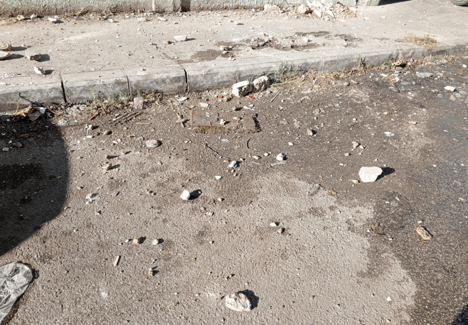 في طرابلس…حجارة سقطت من منزل كادت أن تقتل طفلين