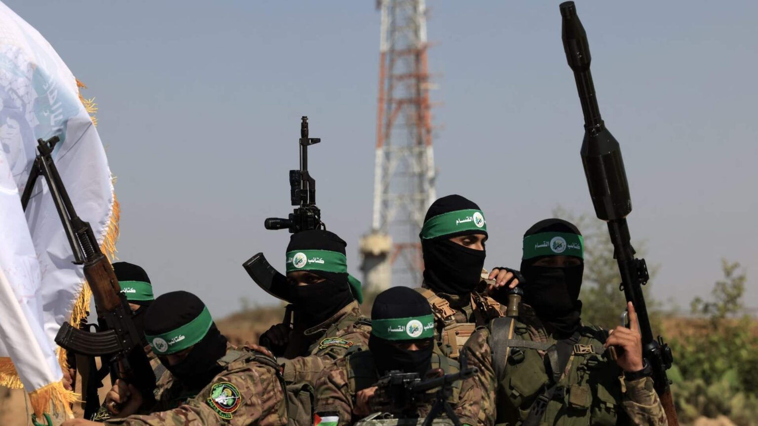 مصادر قيادية من حماس لـ”الشرق الأوسط”: أسلحتنا في غزة خفيفة لا تهدد إسرائيل