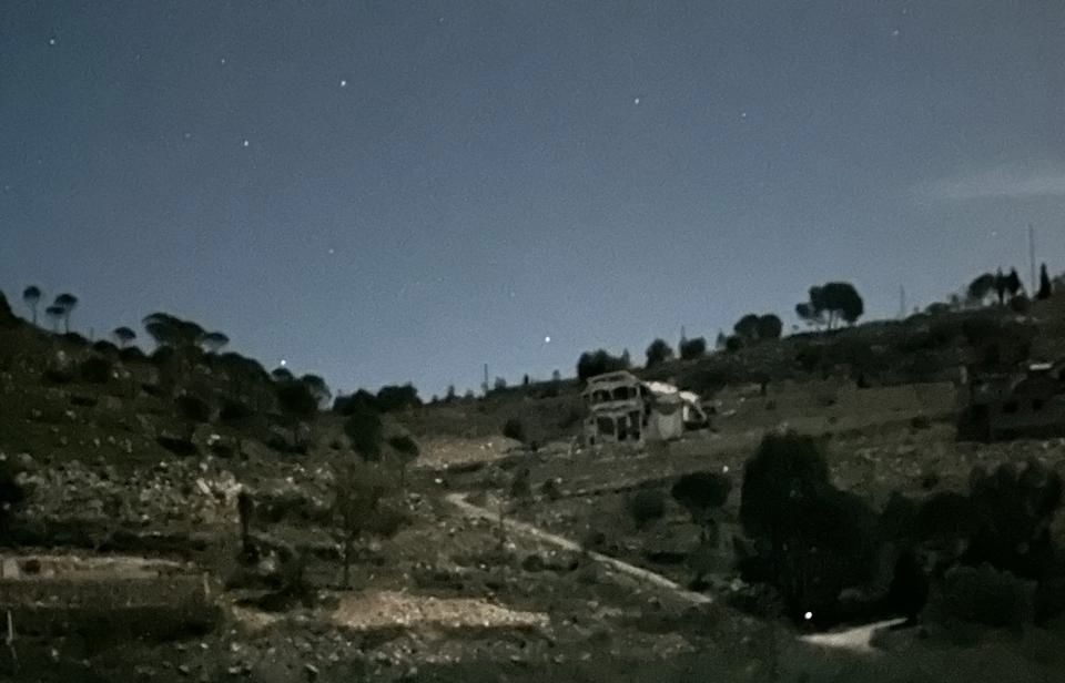 توغل إسرائيلي وتفجير مبنى قرب الخيام