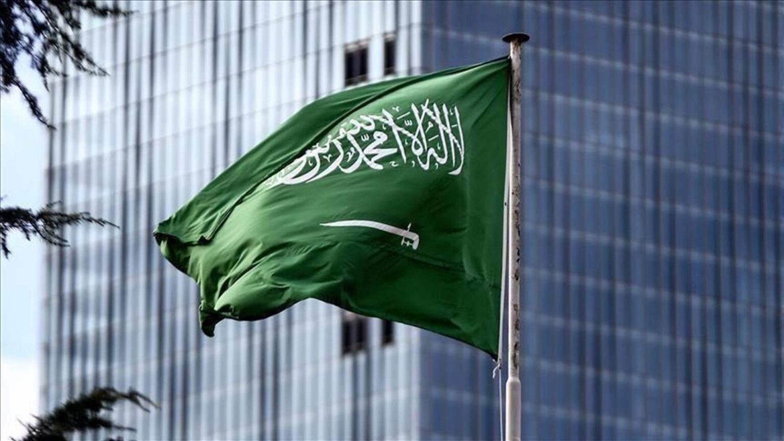 السعودية تدين الهجمات الإيرانية “الآثمة” ضدها وضد دول الخليج